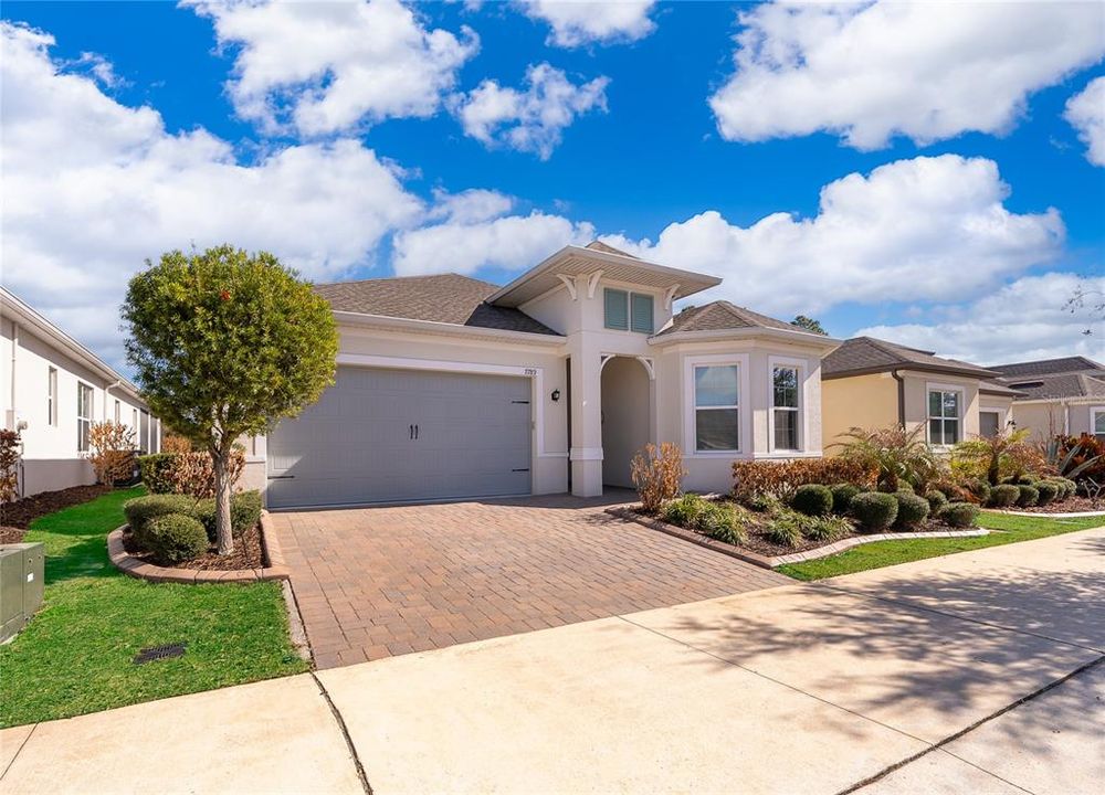 For Sale: $549,000 (3 beds, 2 baths, 2360 Square Feet)