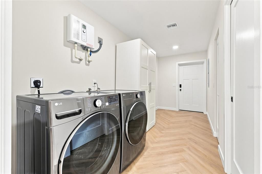 For Sale: $614,000 (3 beds, 2 baths, 1647 Square Feet)