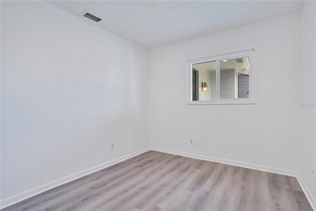 En Venta: $325,000 (3 camas, 2 baños, 1800 Pies cuadrados)