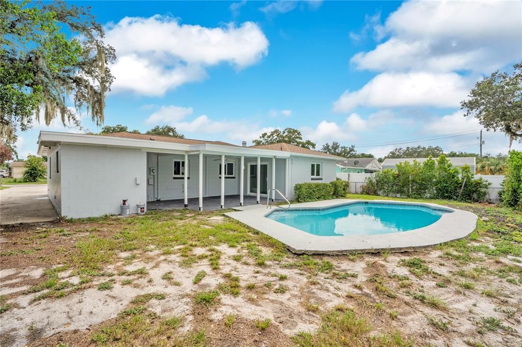 En Venta: $325,000 (3 camas, 2 baños, 1800 Pies cuadrados)