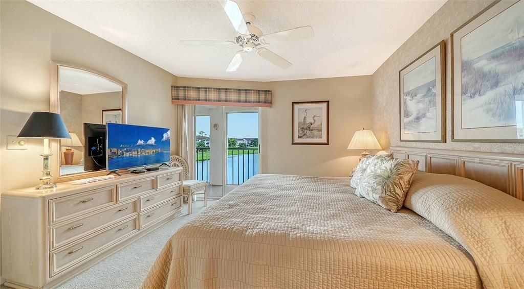 For Sale: $269,000 (2 beds, 2 baths, 1106 Square Feet)
