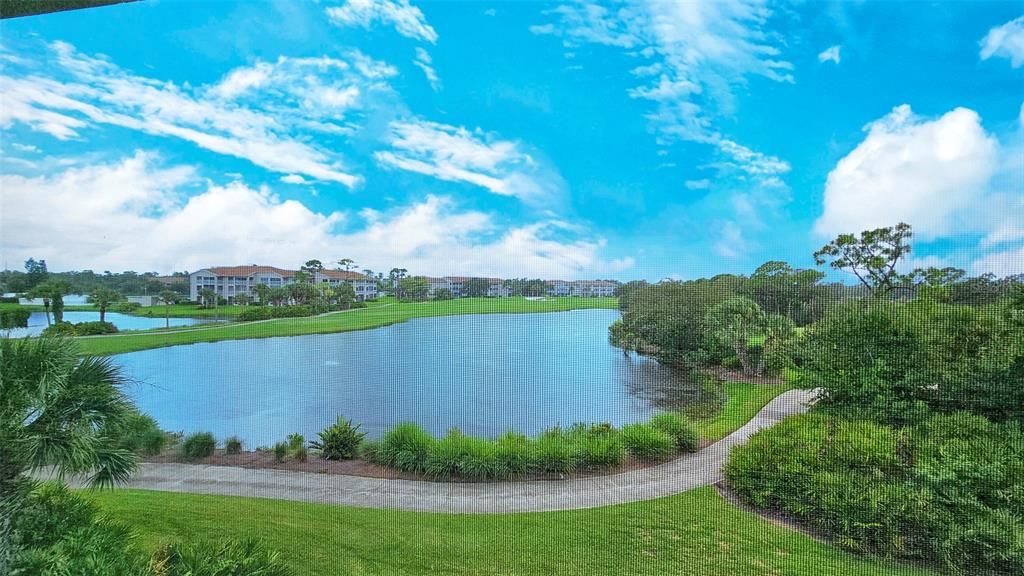 For Sale: $269,000 (2 beds, 2 baths, 1106 Square Feet)
