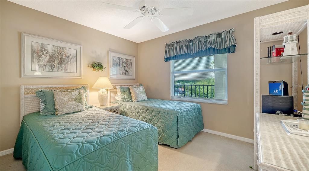For Sale: $269,000 (2 beds, 2 baths, 1106 Square Feet)