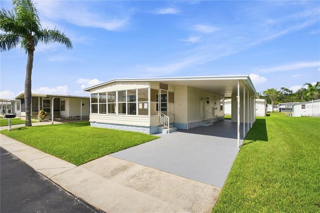 For Sale: $130,000 (2 beds, 2 baths, 828 Square Feet)