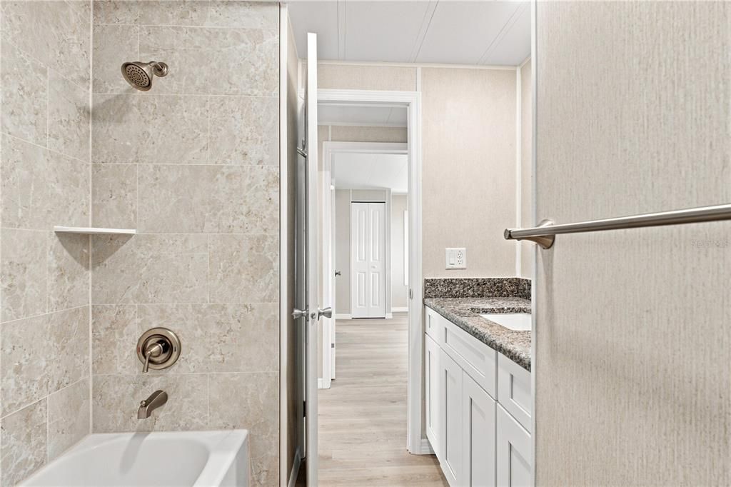 For Sale: $130,000 (2 beds, 2 baths, 828 Square Feet)