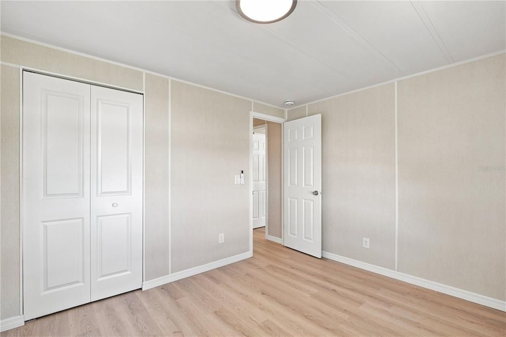 For Sale: $130,000 (2 beds, 2 baths, 828 Square Feet)