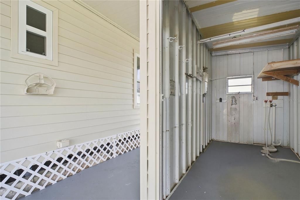 For Sale: $130,000 (2 beds, 2 baths, 828 Square Feet)