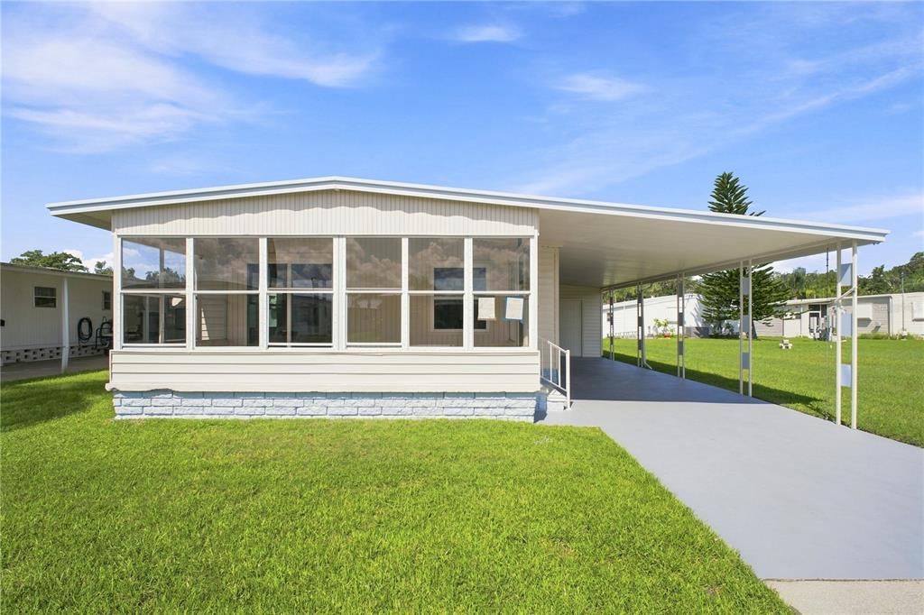 For Sale: $130,000 (2 beds, 2 baths, 828 Square Feet)