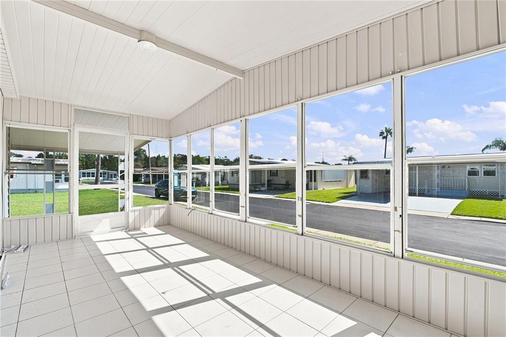 For Sale: $130,000 (2 beds, 2 baths, 828 Square Feet)