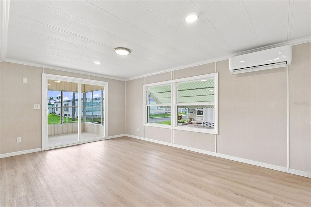 For Sale: $130,000 (2 beds, 2 baths, 828 Square Feet)