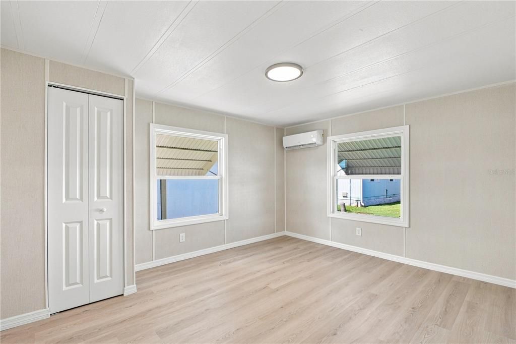 For Sale: $130,000 (2 beds, 2 baths, 828 Square Feet)