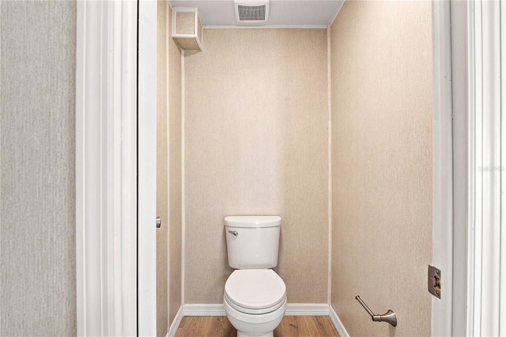 For Sale: $130,000 (2 beds, 2 baths, 828 Square Feet)