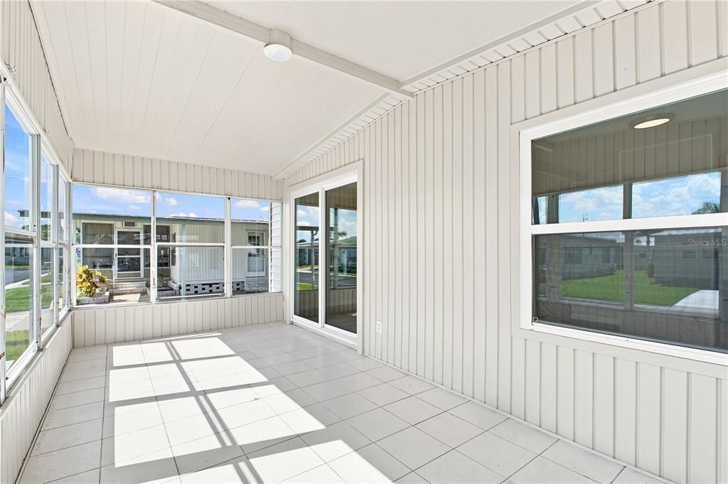 For Sale: $130,000 (2 beds, 2 baths, 828 Square Feet)
