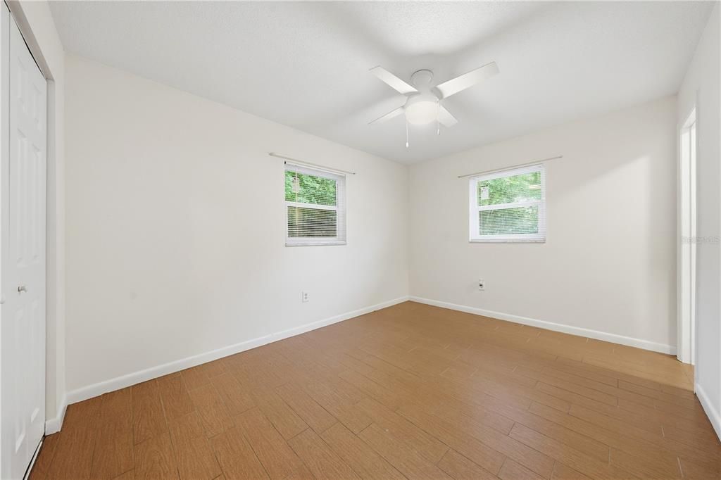 For Sale: $309,000 (3 beds, 2 baths, 1073 Square Feet)