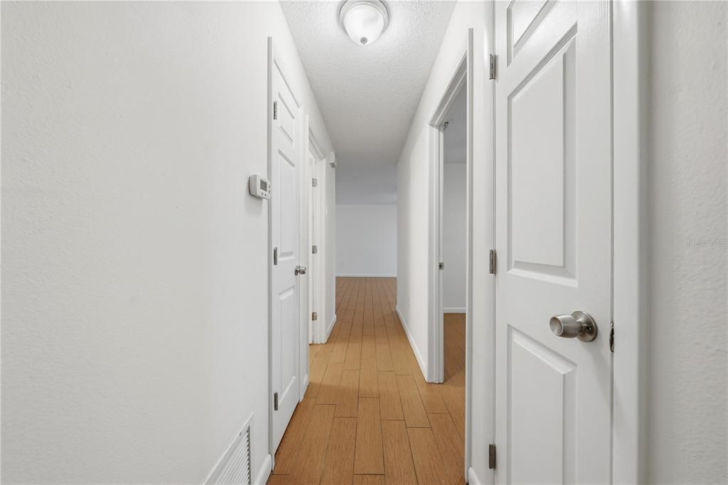 For Sale: $309,000 (3 beds, 2 baths, 1073 Square Feet)