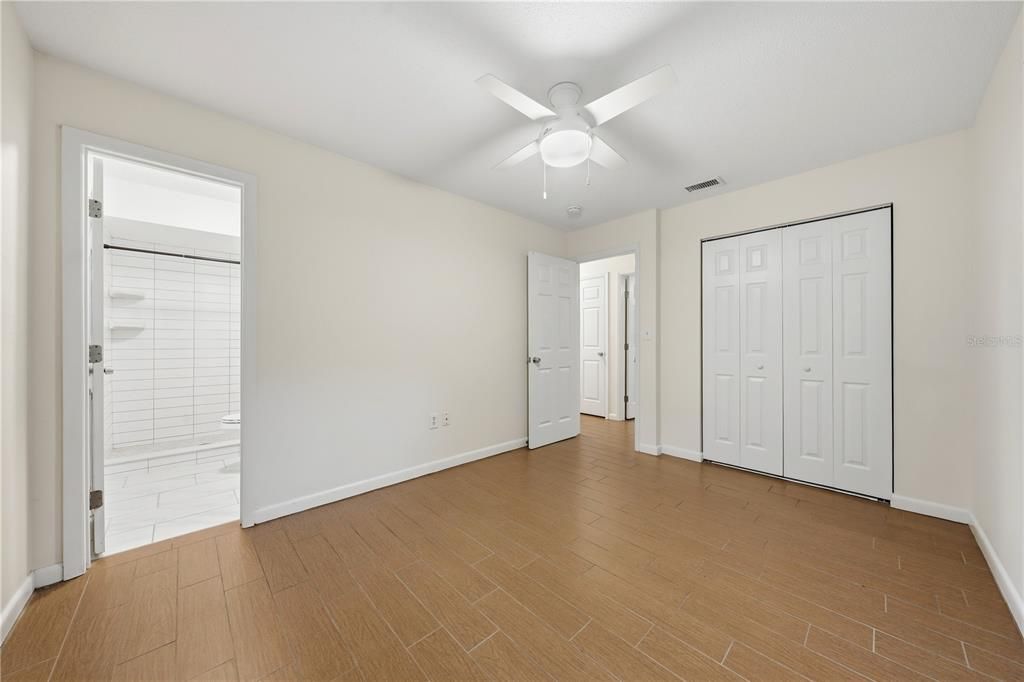 For Sale: $309,000 (3 beds, 2 baths, 1073 Square Feet)