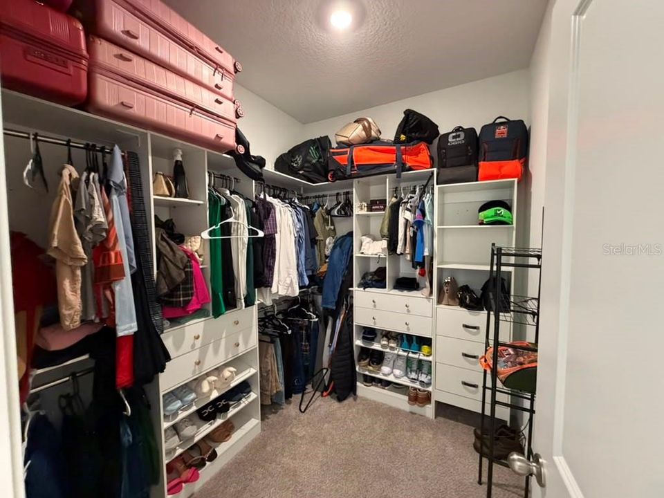 En Renta: $3,200 (4 camas, 2 baños, 2100 Pies cuadrados)