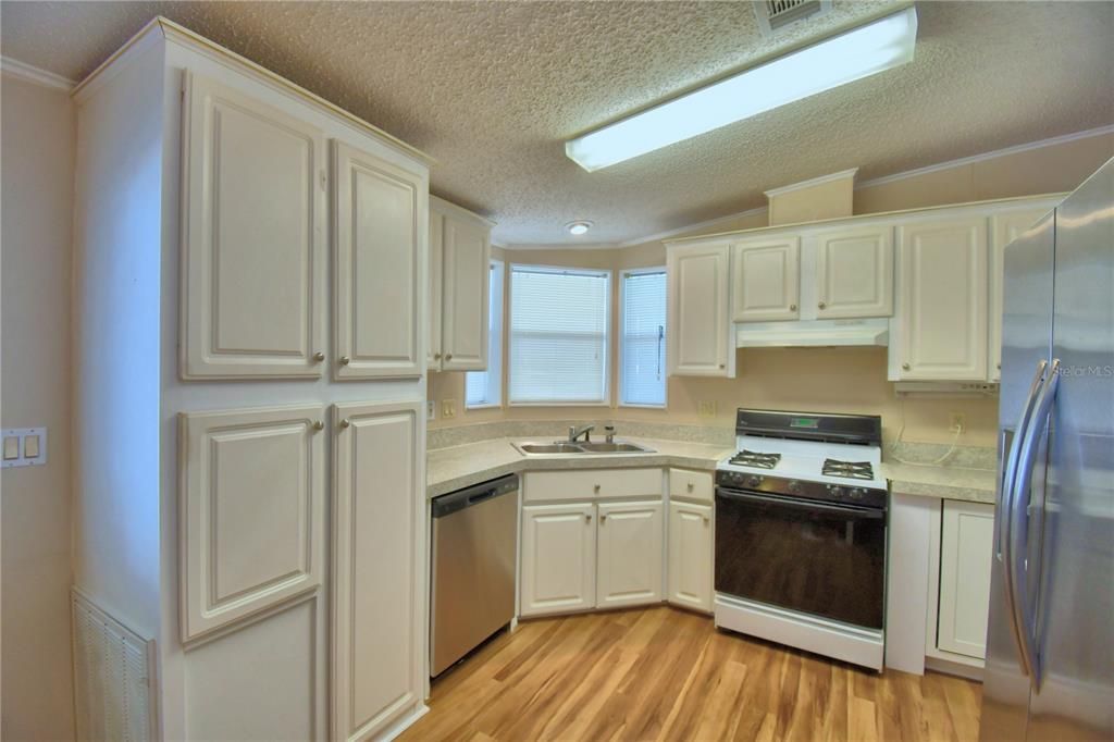 En Venta: $174,900 (2 camas, 2 baños, 1200 Pies cuadrados)