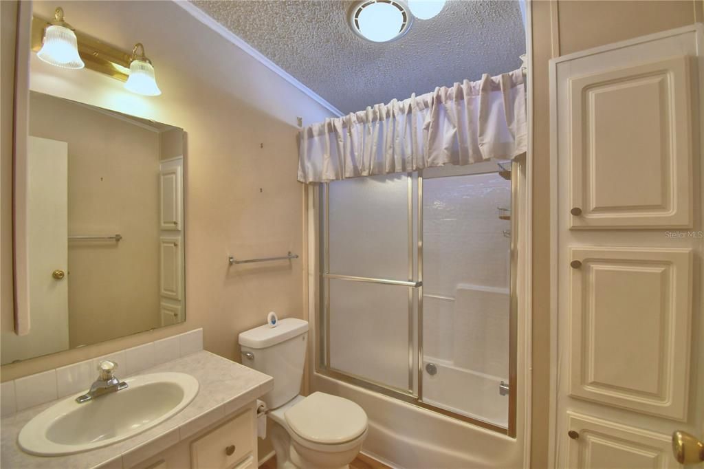En Venta: $174,900 (2 camas, 2 baños, 1200 Pies cuadrados)
