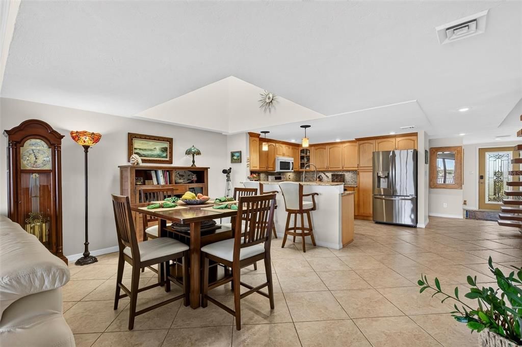 For Sale: $699,999 (3 beds, 2 baths, 1978 Square Feet)