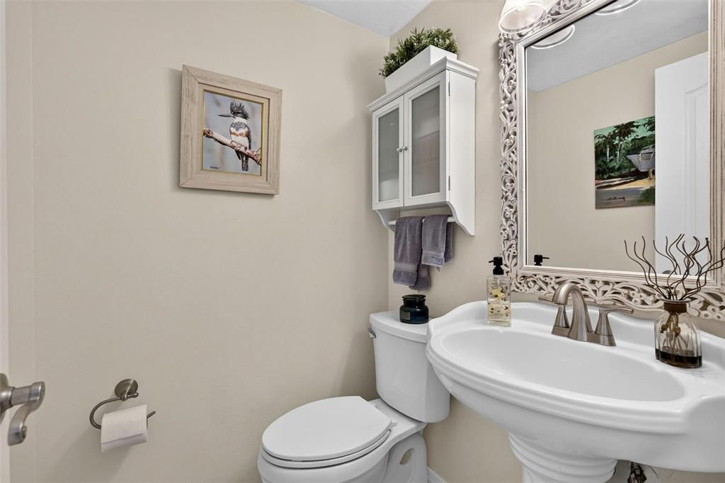 For Sale: $699,999 (3 beds, 2 baths, 1978 Square Feet)