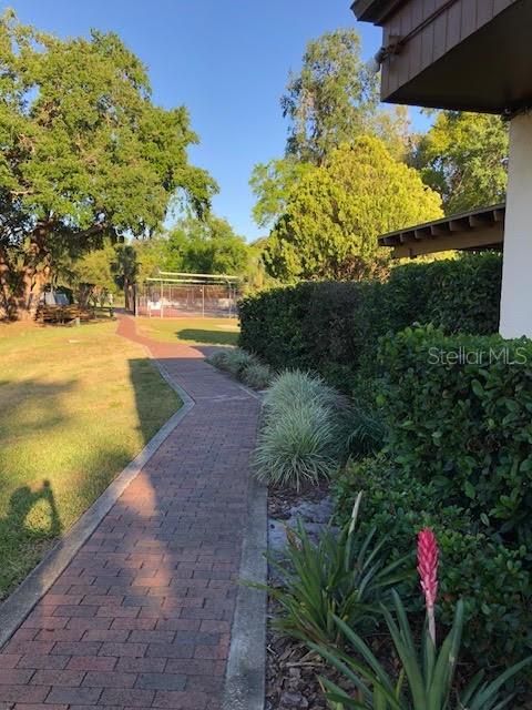 Active With Contract: $305,000 (3 beds, 2 baths, 1467 Square Feet)