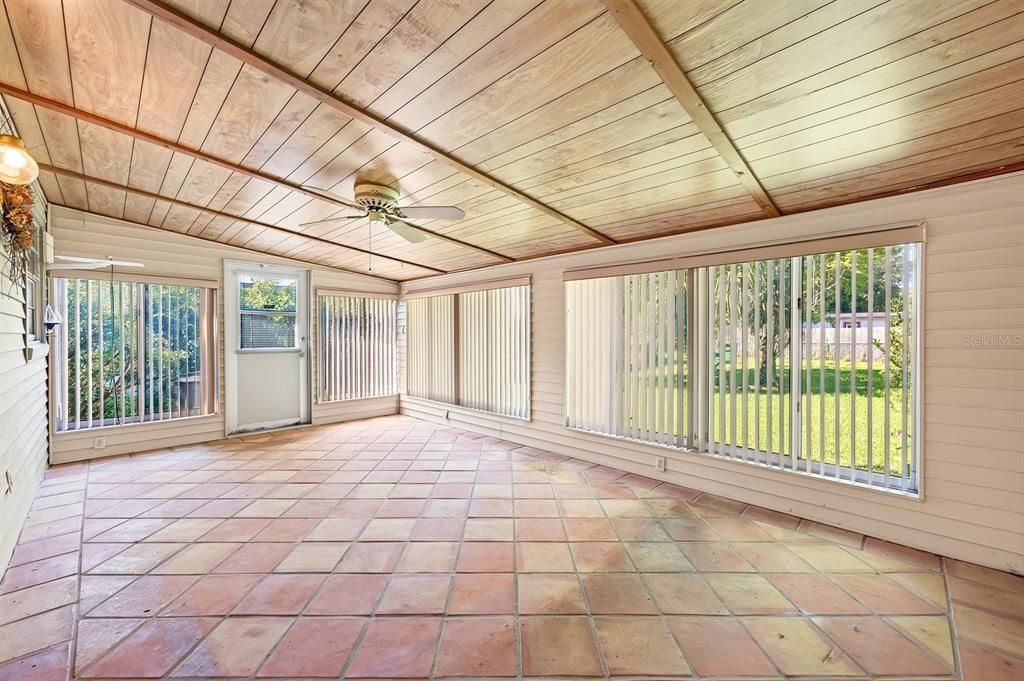 For Sale: $250,000 (3 beds, 2 baths, 1736 Square Feet)