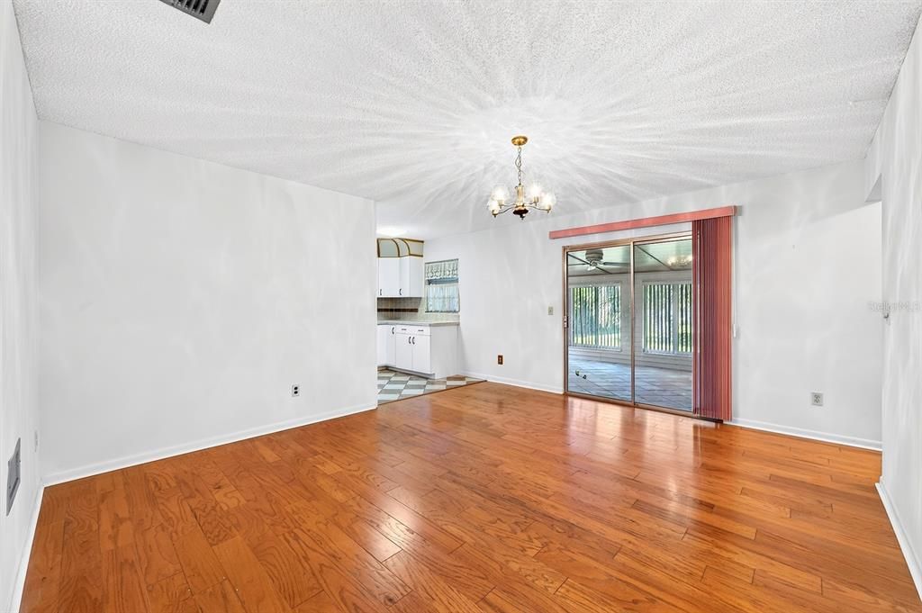 For Sale: $250,000 (3 beds, 2 baths, 1736 Square Feet)
