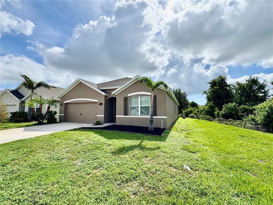 For Sale: $354,900 (4 beds, 2 baths, 1830 Square Feet)