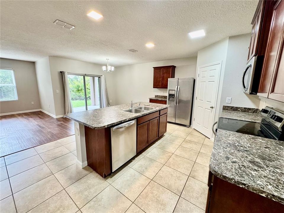 For Sale: $354,900 (4 beds, 2 baths, 1830 Square Feet)