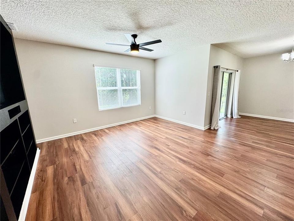 For Sale: $354,900 (4 beds, 2 baths, 1830 Square Feet)