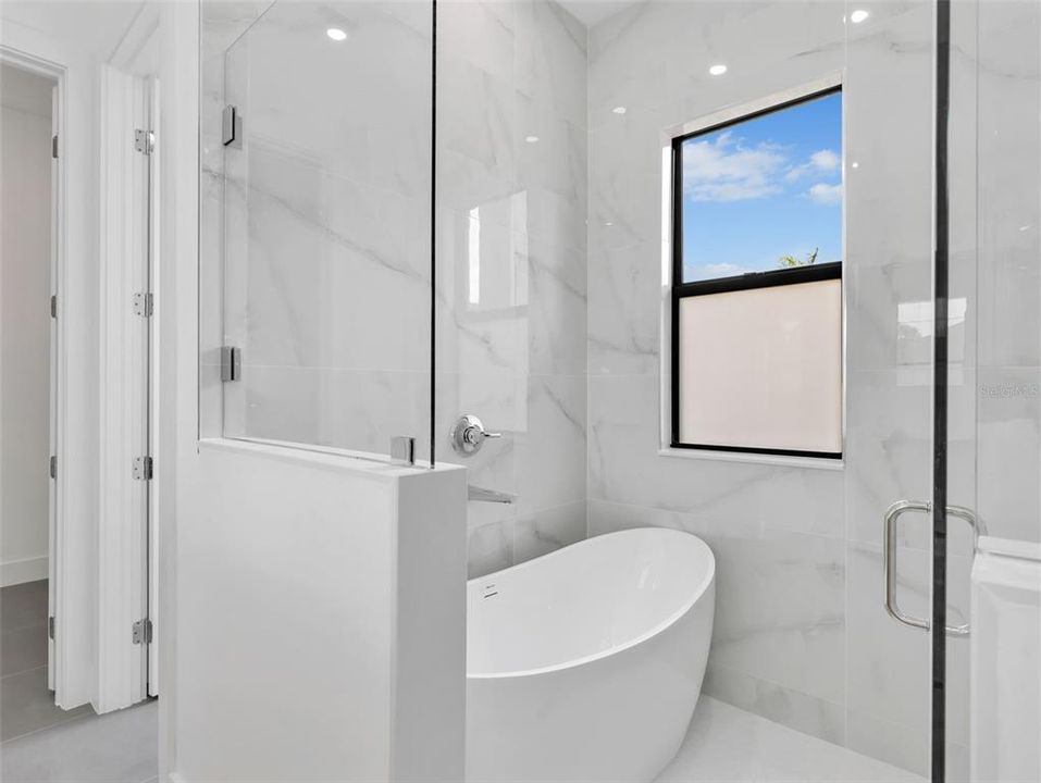 For Sale: $425,000 (3 beds, 2 baths, 1831 Square Feet)