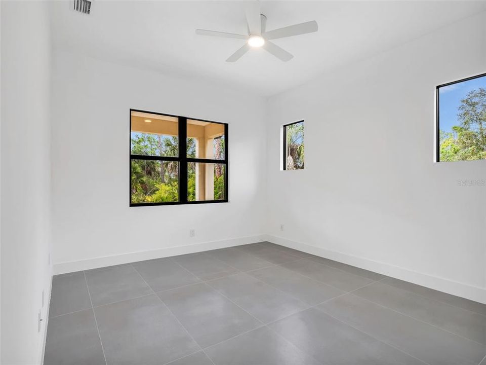 For Sale: $425,000 (3 beds, 2 baths, 1831 Square Feet)