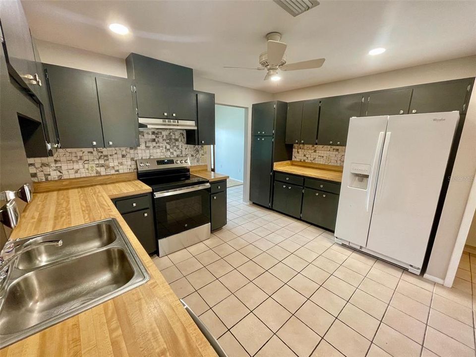For Sale: $289,000 (2 beds, 2 baths, 1538 Square Feet)