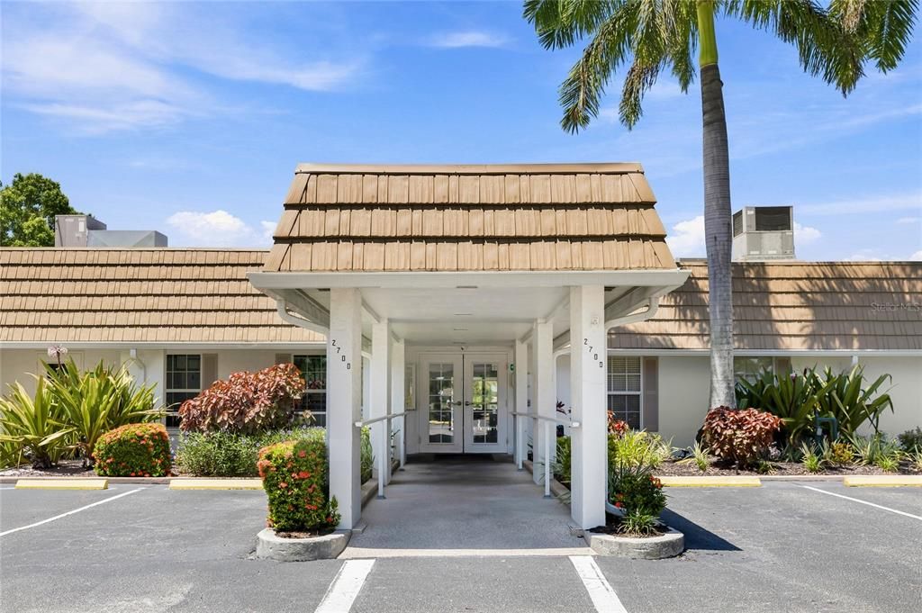 For Sale: $225,000 (1 beds, 1 baths, 1056 Square Feet)