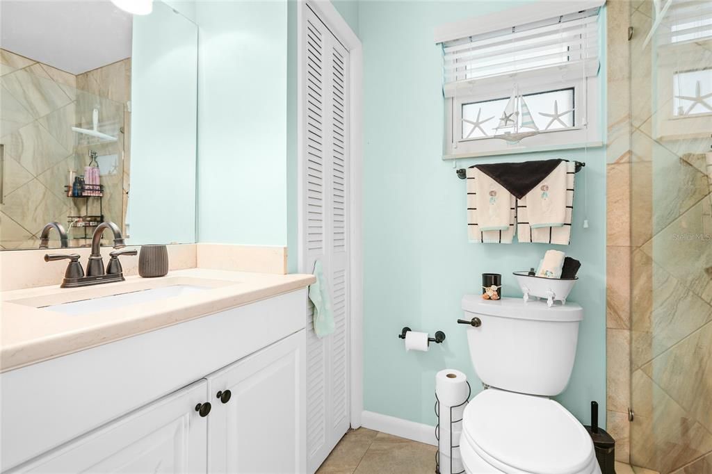For Sale: $225,000 (1 beds, 1 baths, 1056 Square Feet)
