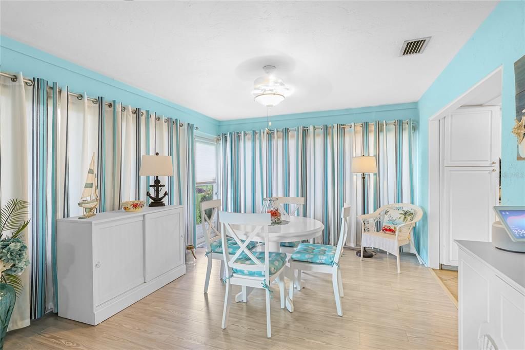 For Sale: $225,000 (1 beds, 1 baths, 1056 Square Feet)
