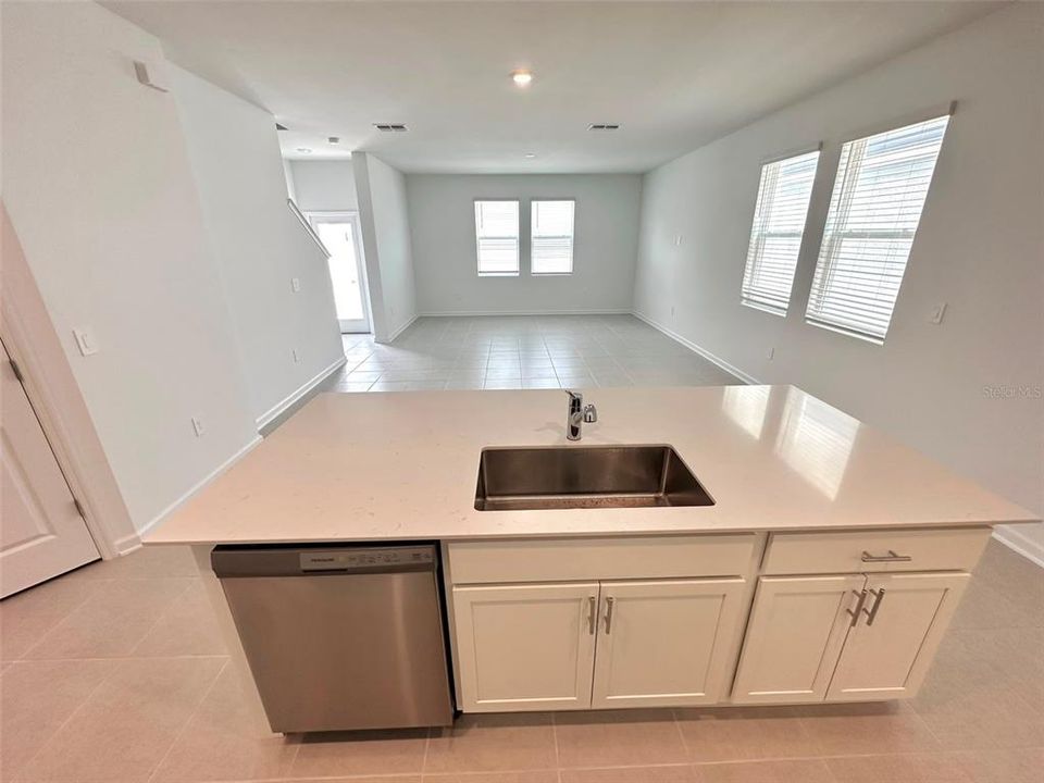 En Renta: $2,550 (3 camas, 2 baños, 1795 Pies cuadrados)