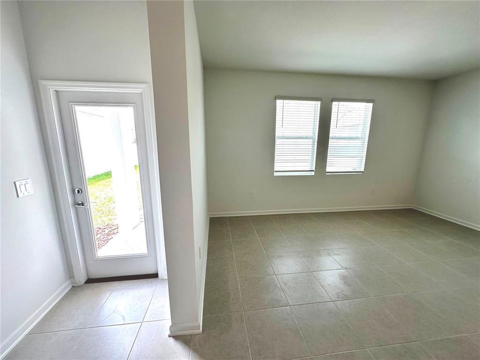 En Renta: $2,550 (3 camas, 2 baños, 1795 Pies cuadrados)