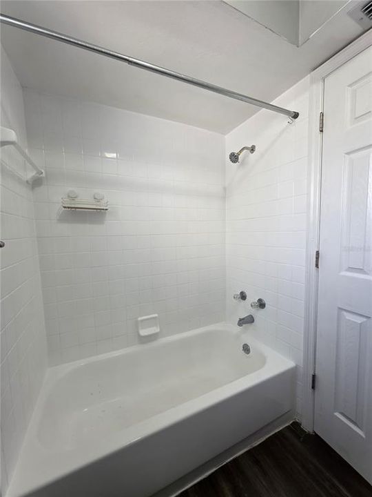 For Rent: $1,695 (1 beds, 1 baths, 750 Square Feet)