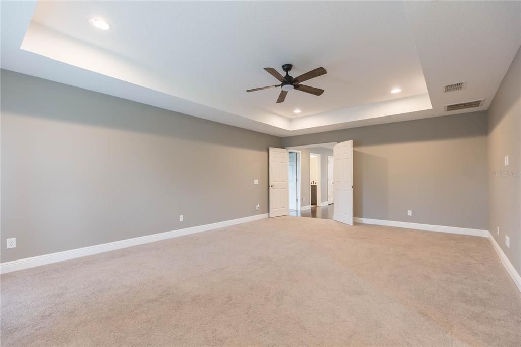For Sale: $725,000 (5 beds, 3 baths, 3559 Square Feet)