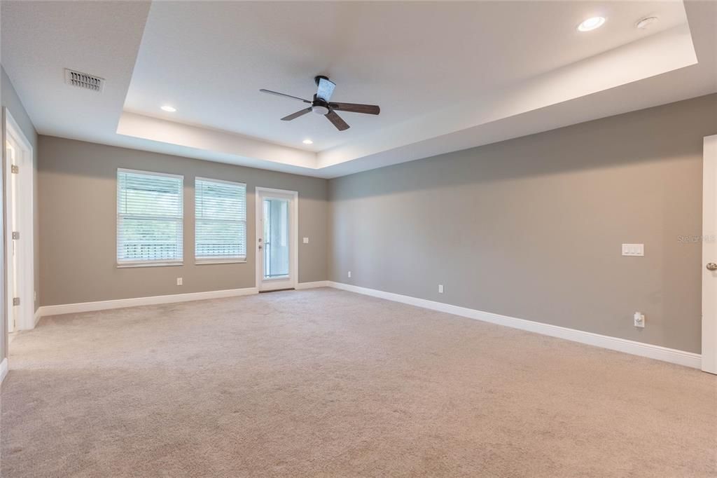 For Sale: $725,000 (5 beds, 3 baths, 3559 Square Feet)