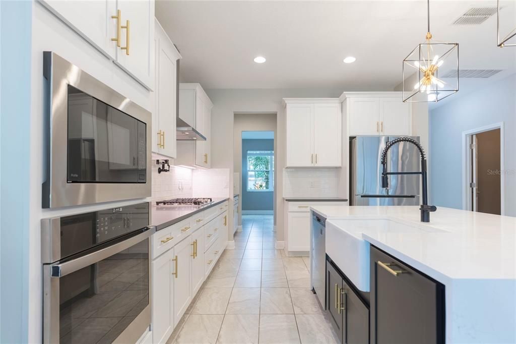For Sale: $725,000 (5 beds, 3 baths, 3559 Square Feet)