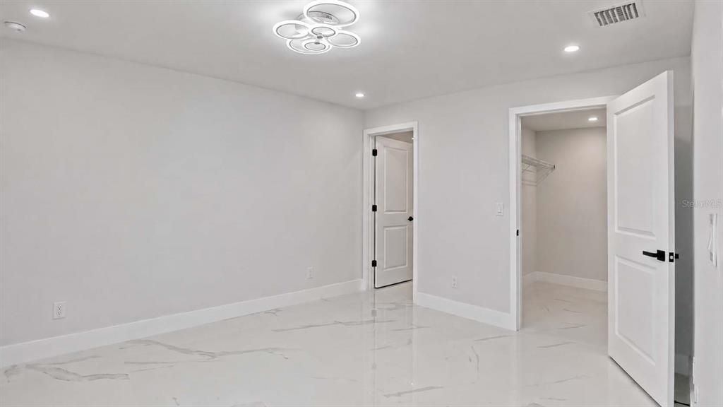 For Sale: $244,900 (3 beds, 2 baths, 1058 Square Feet)