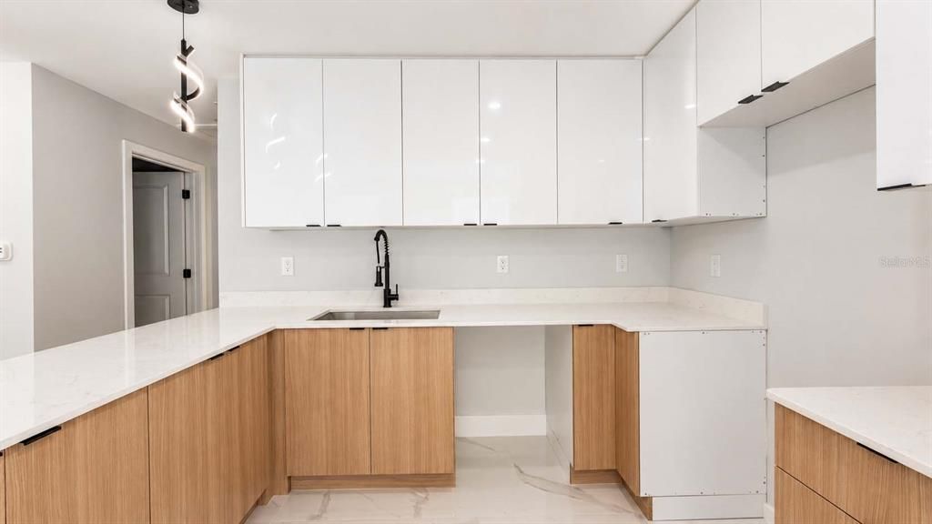 For Sale: $244,900 (3 beds, 2 baths, 1058 Square Feet)