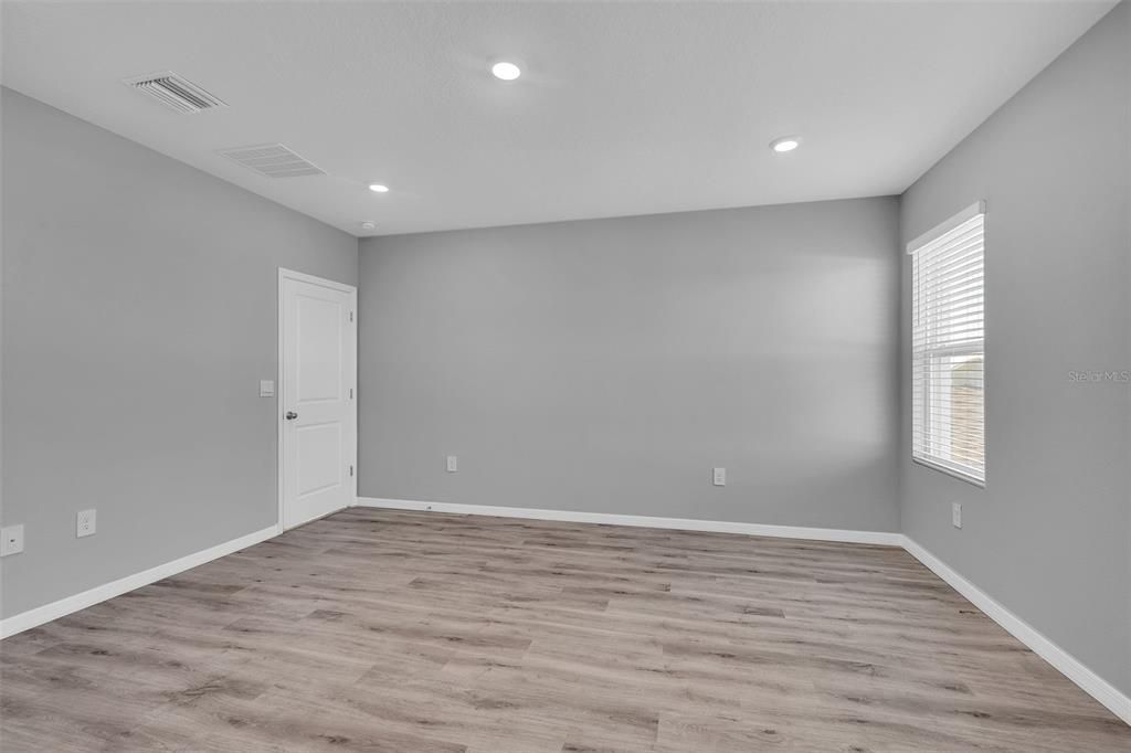 For Sale: $629,000 (5 beds, 3 baths, 2970 Square Feet)