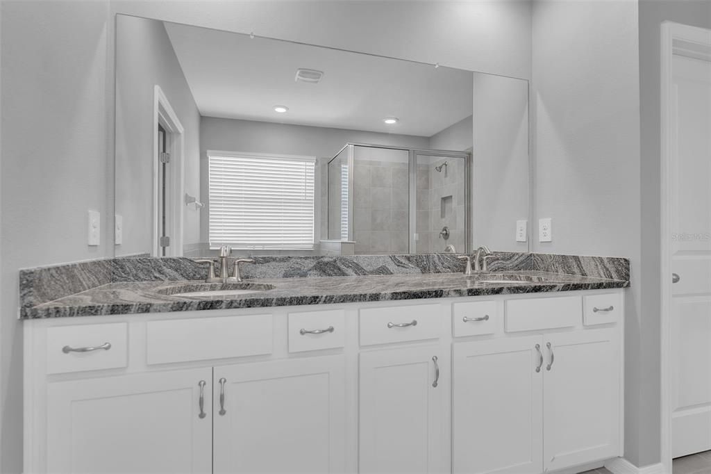 For Sale: $629,000 (5 beds, 3 baths, 2970 Square Feet)