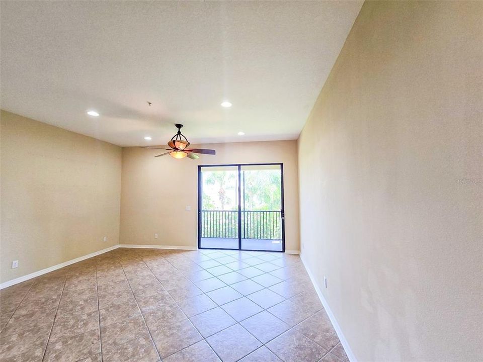 For Rent: $1,899 (2 beds, 2 baths, 1228 Square Feet)