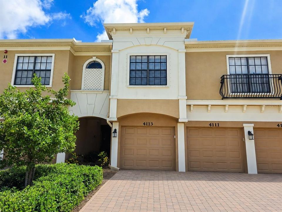 For Rent: $1,899 (2 beds, 2 baths, 1228 Square Feet)