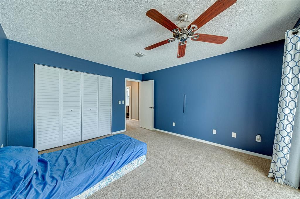 For Rent: $2,050 (3 beds, 2 baths, 1612 Square Feet)